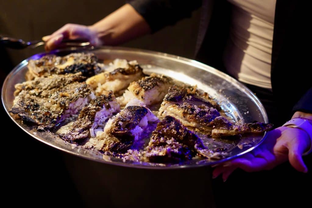 Rodaballo a la brasa servido en Gonzaba Madrid, gastronomía premium para eventos privados y corporativos