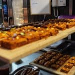 Bandeja de cóctel en Gonzaba Madrid, catering premium para eventos privados, cenas de empresa y celebraciones en Madrid
