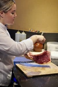 JEFA COCINA Y EQUIPO DE ASADOR GONZABA CORUÑA ASADOR ESPECIALIZADO EN CARNES GALLEGAS DE GANADERIA PROPIA